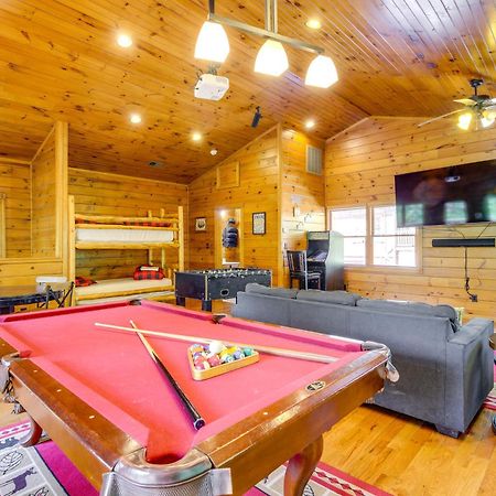 Cabin With Pool Access About 3 Mi To Downtown Gatlinburg Luaran gambar