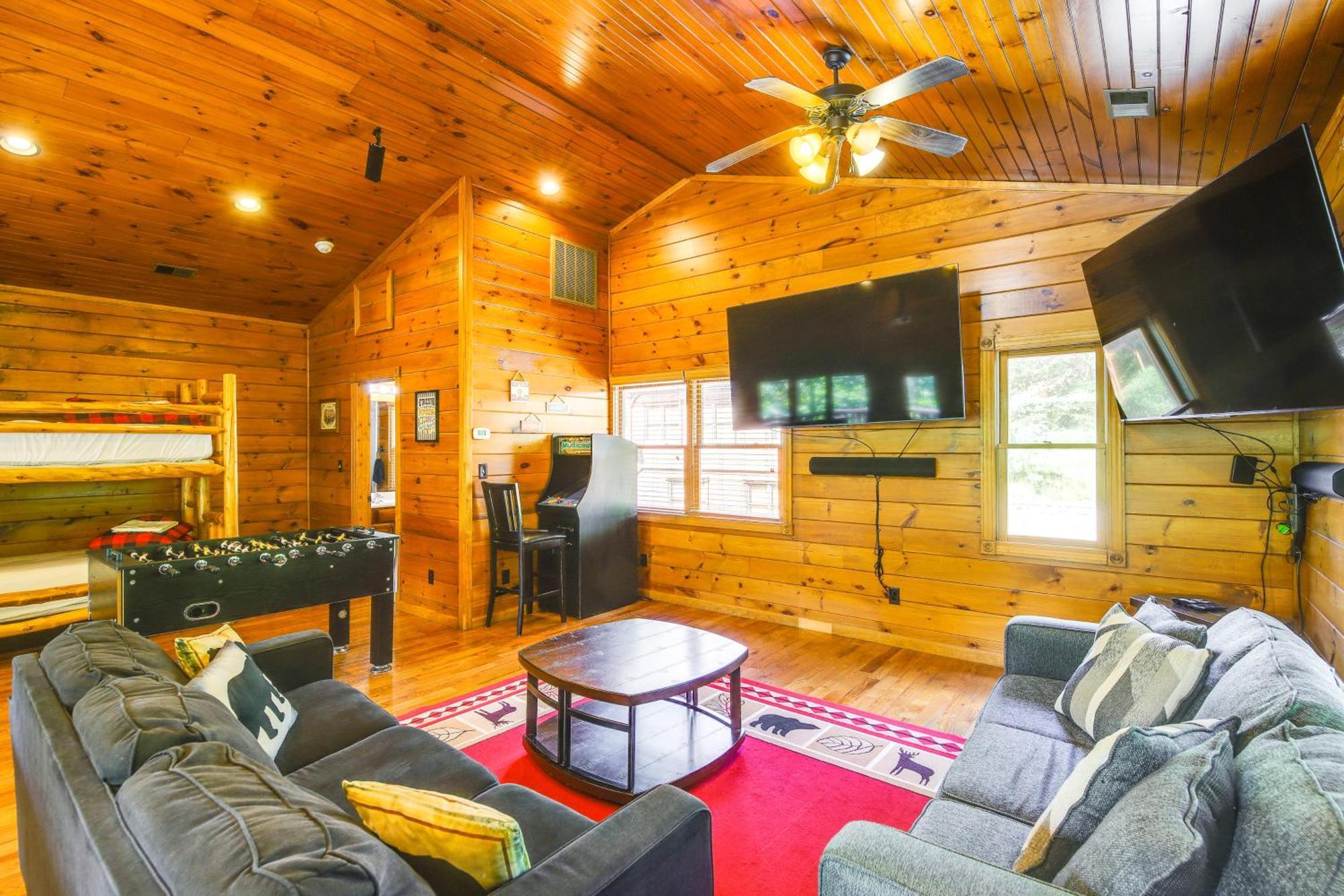 Cabin With Pool Access About 3 Mi To Downtown Gatlinburg Luaran gambar