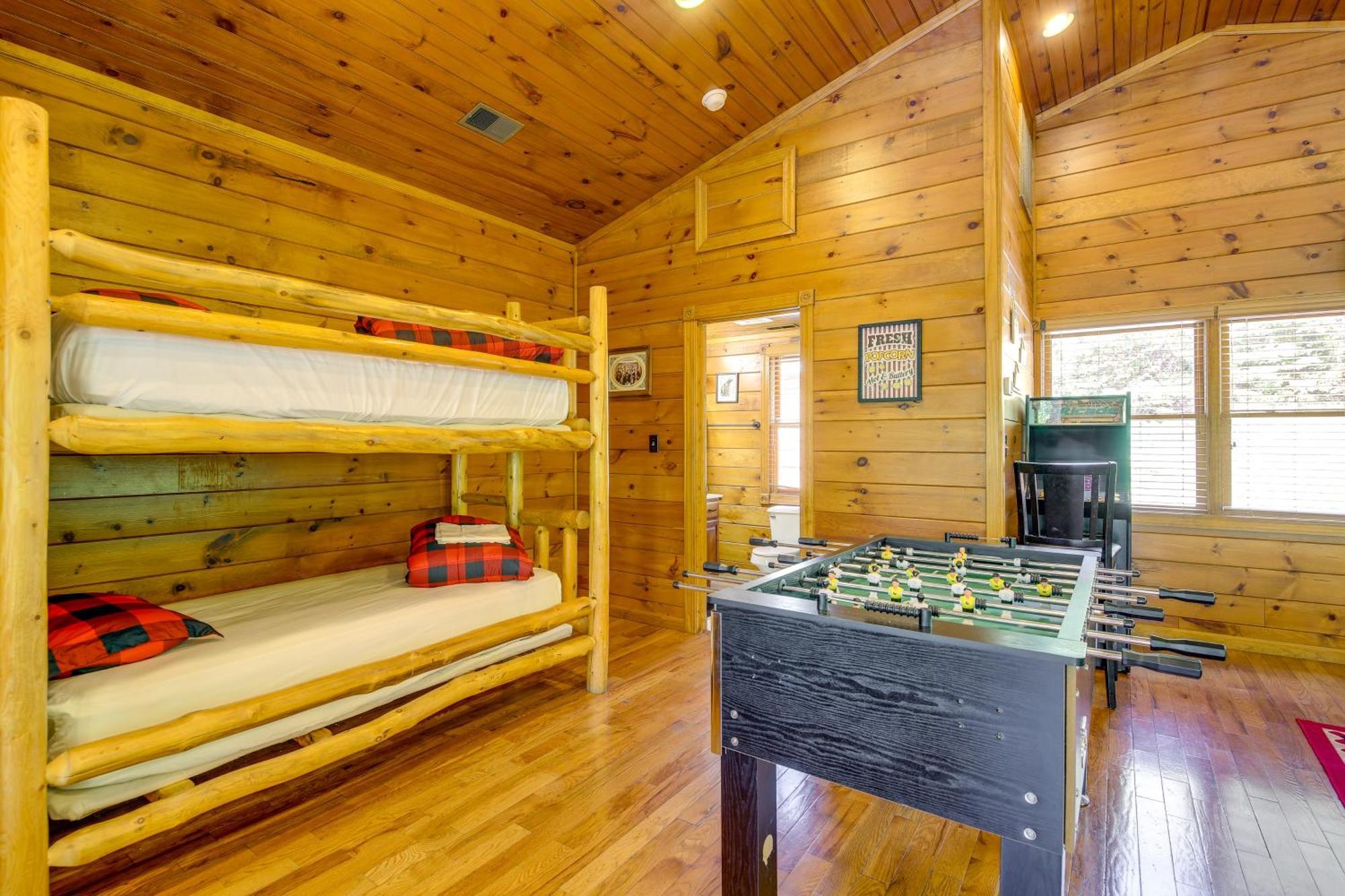 Cabin With Pool Access About 3 Mi To Downtown Gatlinburg Luaran gambar