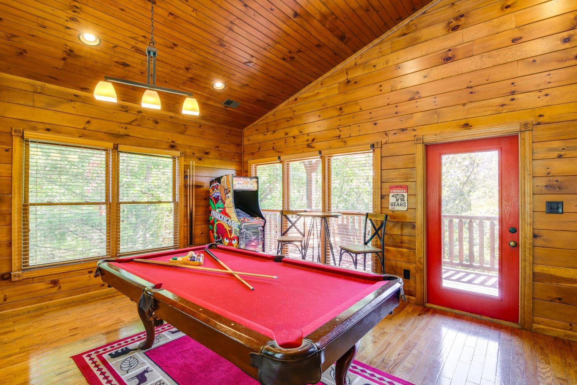 Cabin With Pool Access About 3 Mi To Downtown Gatlinburg Luaran gambar