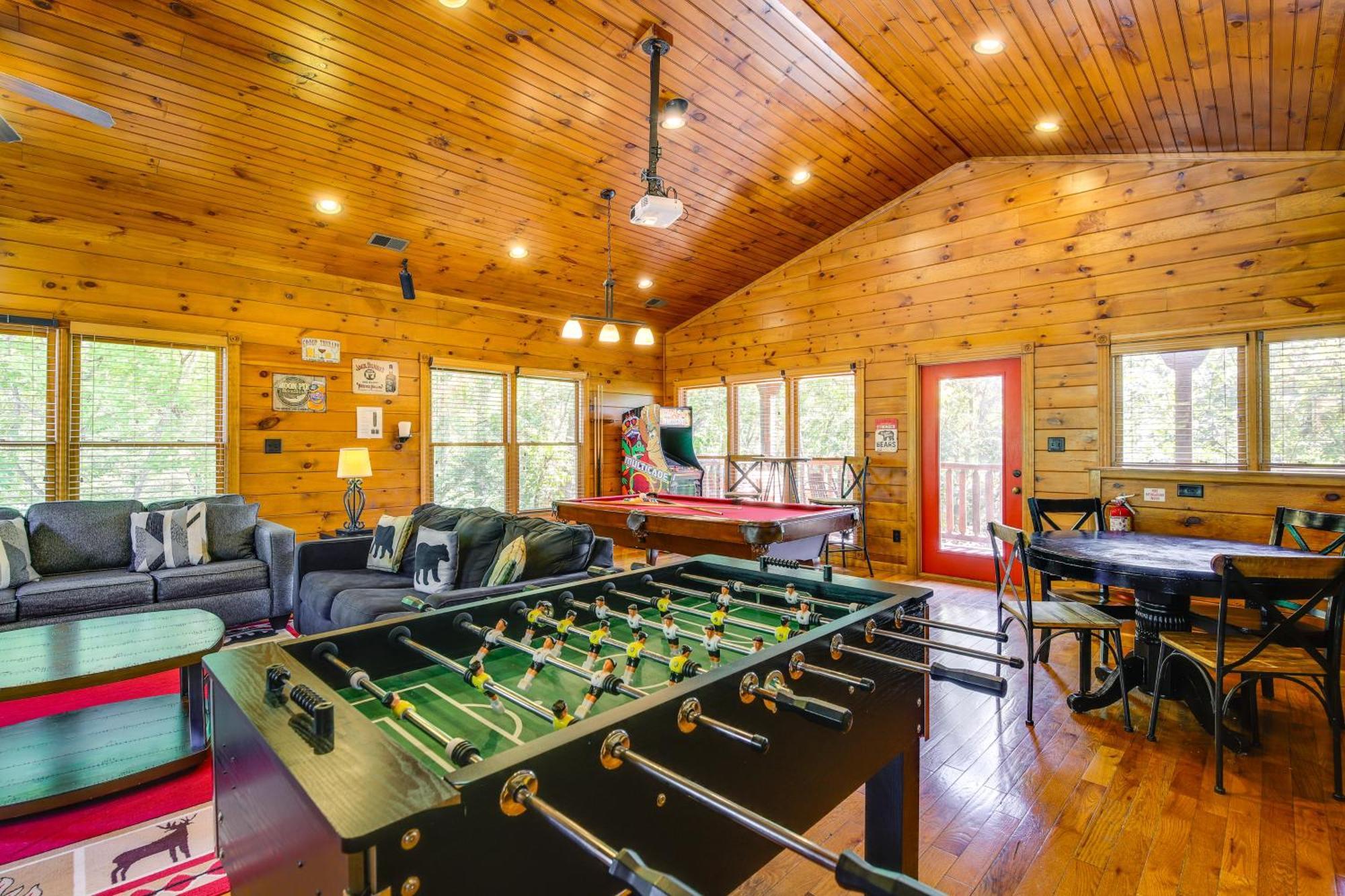 Cabin With Pool Access About 3 Mi To Downtown Gatlinburg Luaran gambar