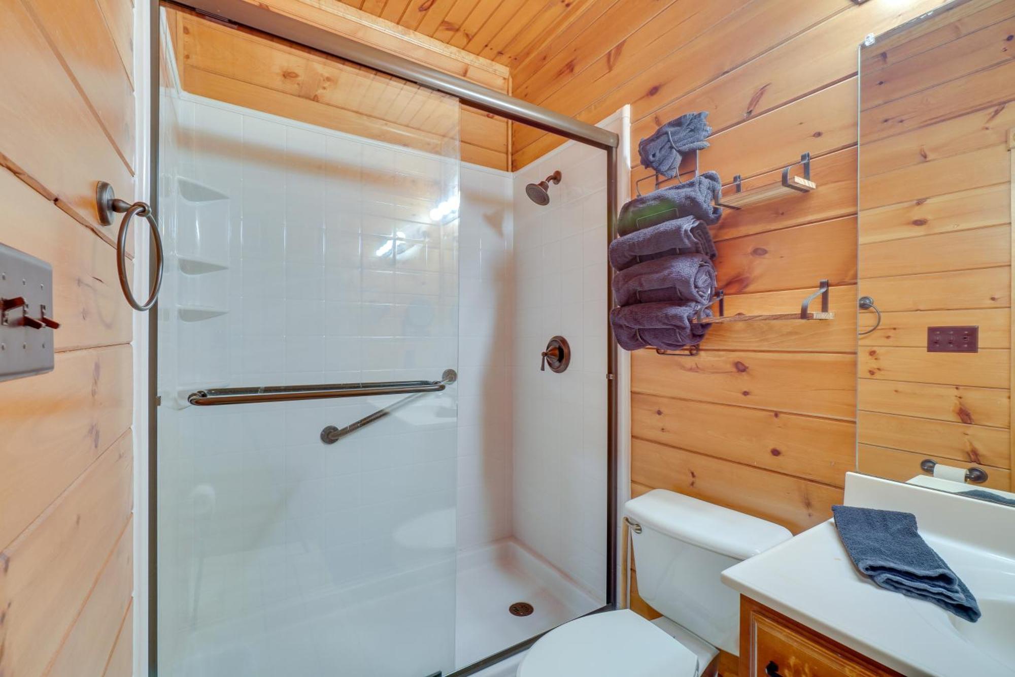 Cabin With Pool Access About 3 Mi To Downtown Gatlinburg Luaran gambar