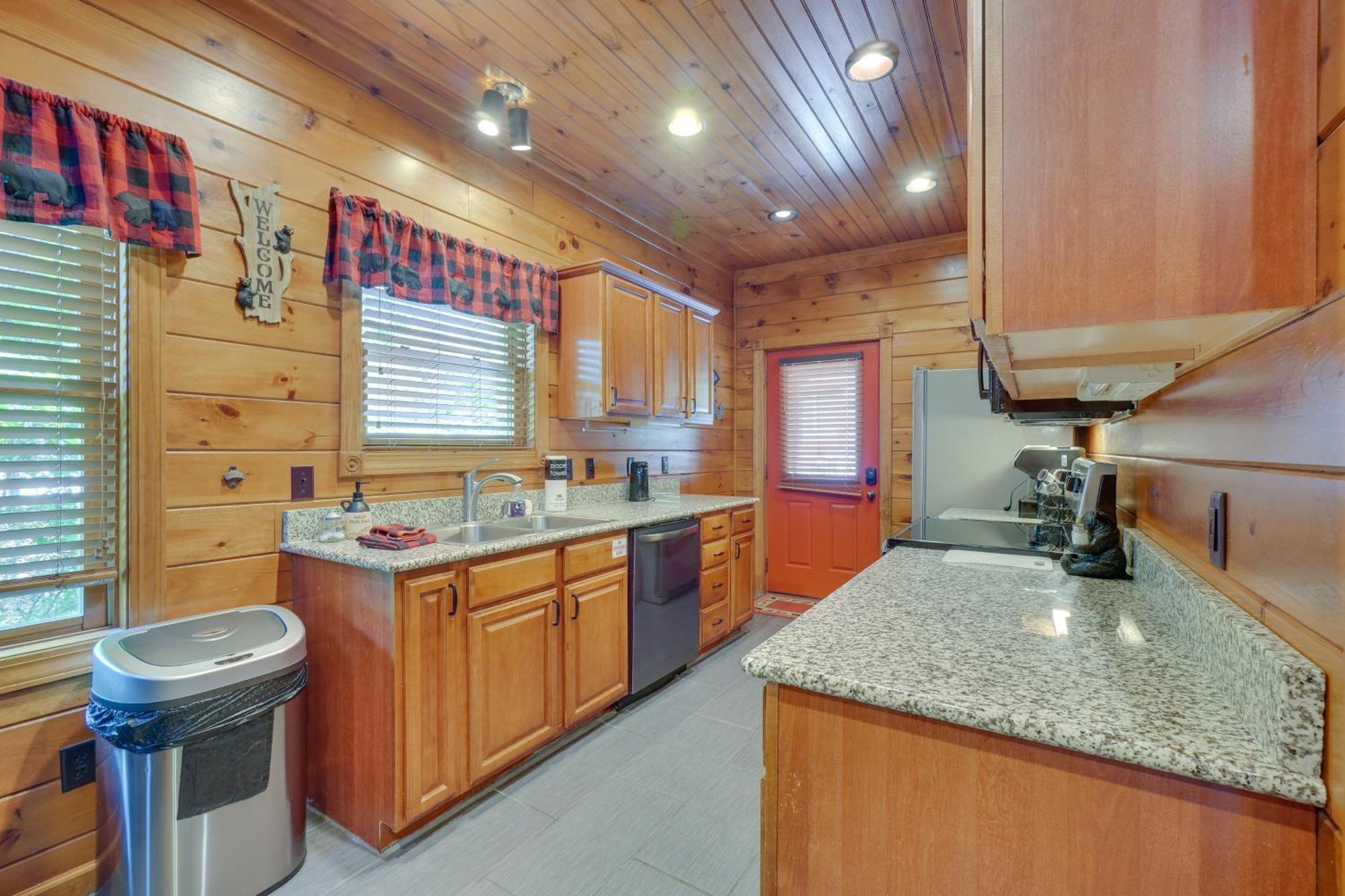 Cabin With Pool Access About 3 Mi To Downtown Gatlinburg Luaran gambar